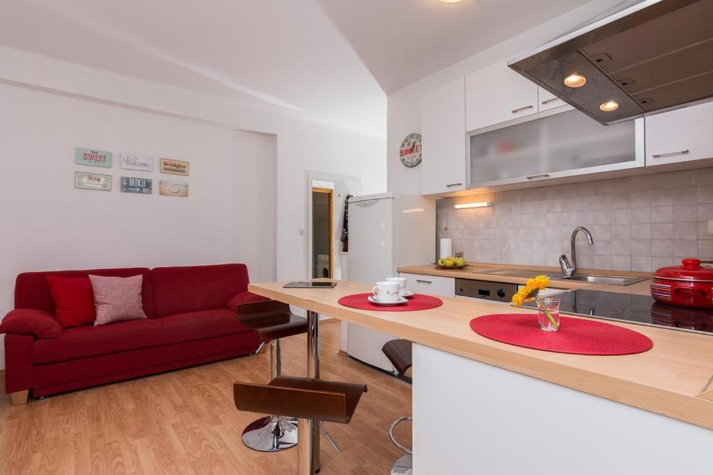 Ferienwohnung Near Old Town - Free Parking Zadar Exterior foto